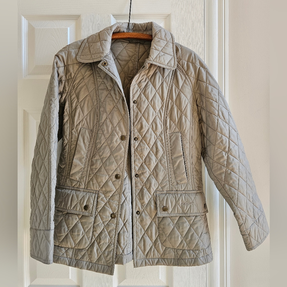 BARBOUR size 6 flyweight quilted jacket. Like new  pristine